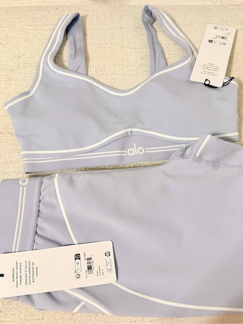ALO Yoga Heart Throb Set Airbrush Legging Small and Bra Small NWT